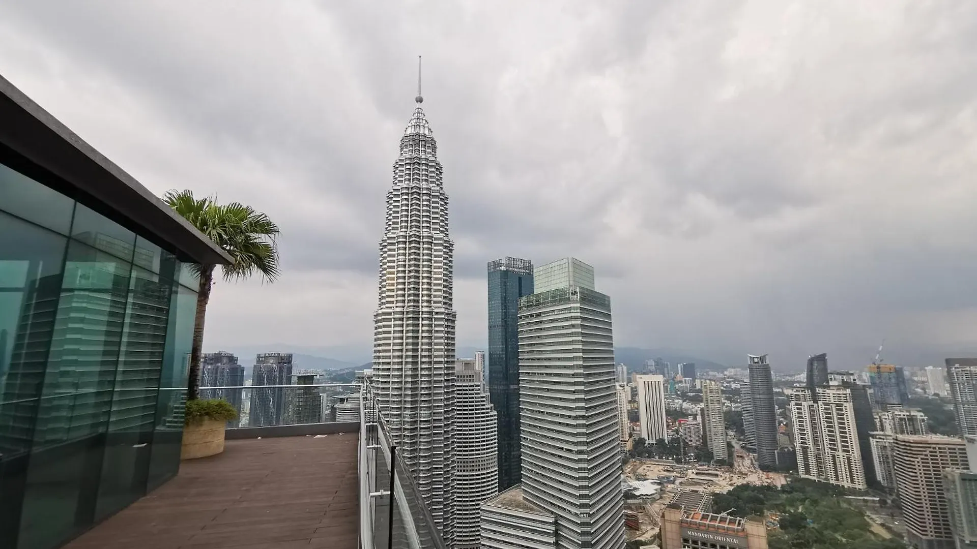 Sky Suites Klcc By Deep Sleep 쿠알라룸푸르 말레이시아