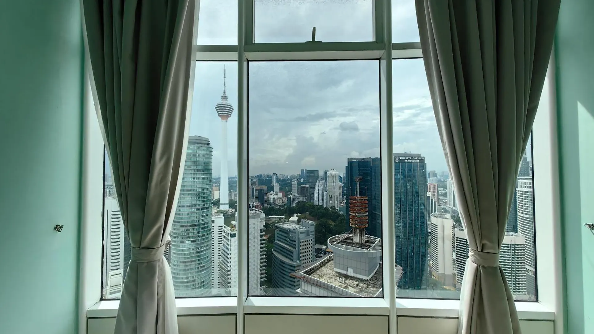 Sky Suites Klcc By Deep Sleep 쿠알라룸푸르 0*,  말레이시아